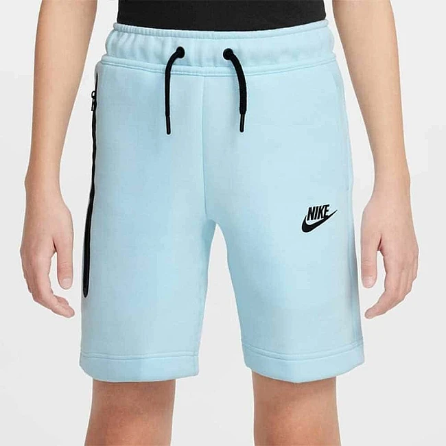 ДЕТСКИ КЪСИ ПАНТАЛОНИ ЗА МОМЧЕ NIKE FD3289-474 NSW TECH FLC SHORT СВЕТЛОСИНИ