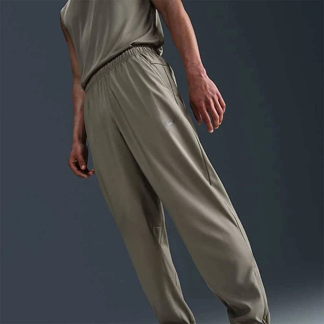 МЪЖКО ДОЛНИЩЕ NIKE FB7497-320 DF FORM PANT TPR БЛЕДОЗЕЛЕНО