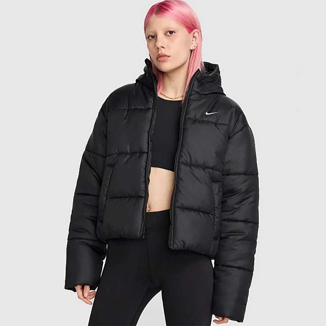 ДАМСКО ЯКЕ NIKE FZ5899-010 NSW TF SYNFL NK CLSC PFR ЧЕРНО