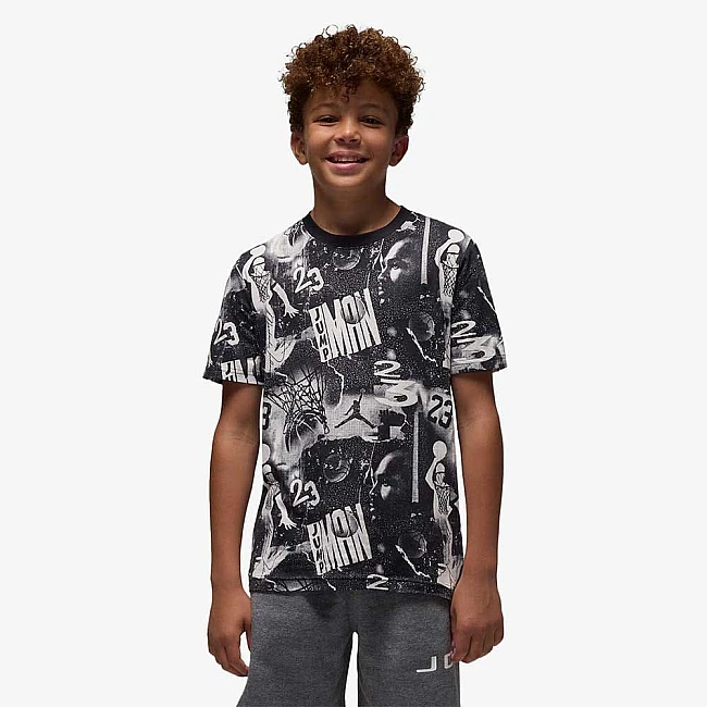 ДЕТСКА ТЕНИСКА ЗА МОМЧЕ NIKE 95F161-G0T JORDAN 23 COLLAGE TEE ТЪМНОСИВА