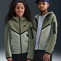 ДЕТСКО ГОРНИЩЕ ЗА МОМЧЕ NIKE HV5867-222 NSW TCH FLC FZ PD БЛЕДОЗЕЛЕНО/МАСЛИНЕНО ЗЕЛЕНО