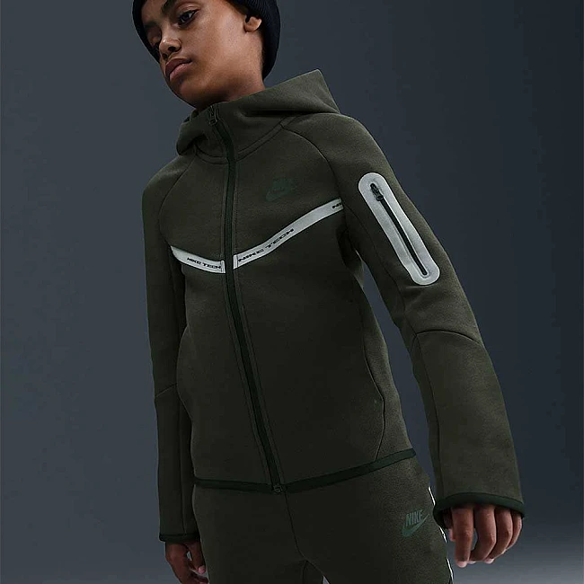 ДЕТСКО ГОРНИЩЕ ЗА МОМЧЕ NIKE IM9154-355 NSW TCH FLC FZ REFLECT ТЪМНОЗЕЛЕНО