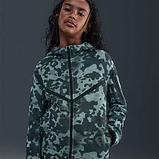 ДЕТСКО ГОРНИЩЕ ЗА МОМЧЕ NIKE HQ8891-017 NSW TECH FLC FZ SSNL - PD ЗЕЛЕНО/СИВО