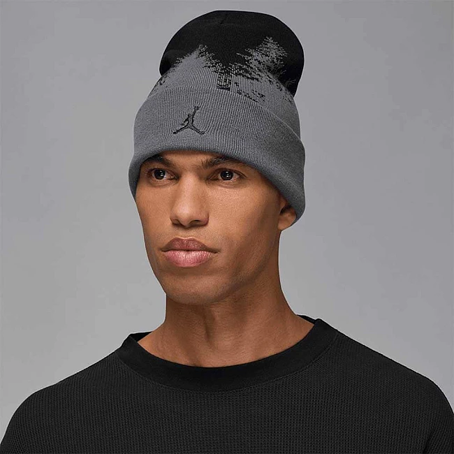 ЗИМНА ШАПКА NIKE HV1077-068 JORDAN PEAK BEANIE GIFT GVING AOJ СИВА