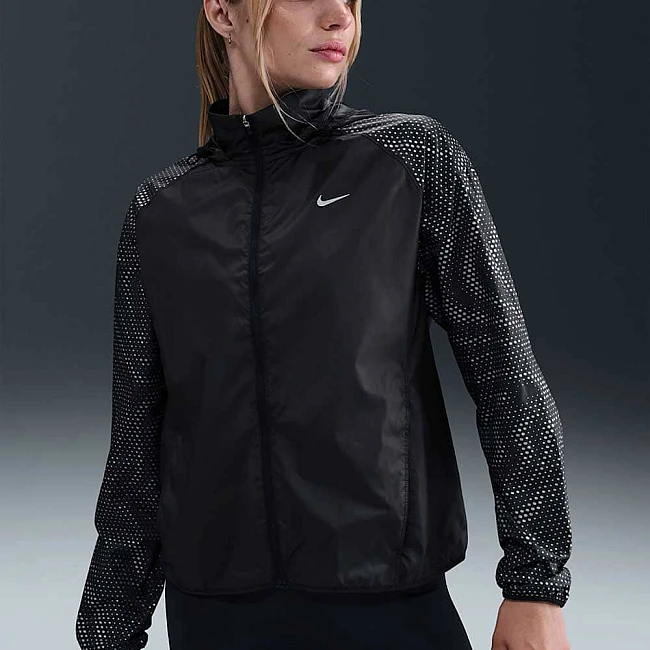 ДАМСКО ЯКЕ NIKE HV2985-010 TEMPO REPEL FLASH JKT ЧЕРНО