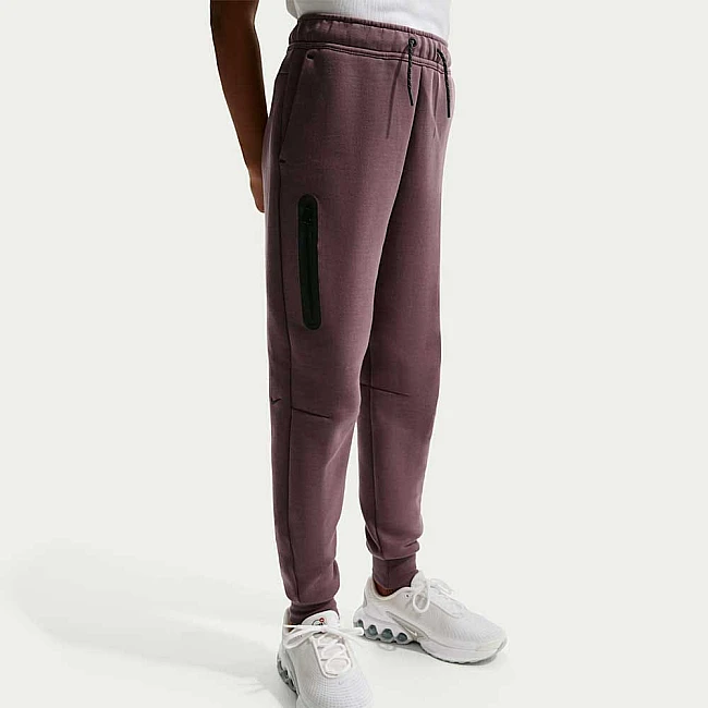 ДЕТСКО ДОЛНИЩЕ ЗА МОМИЧЕ NIKE HV8698-502 NSW TCH FLC JGGR PD КАФЯВО