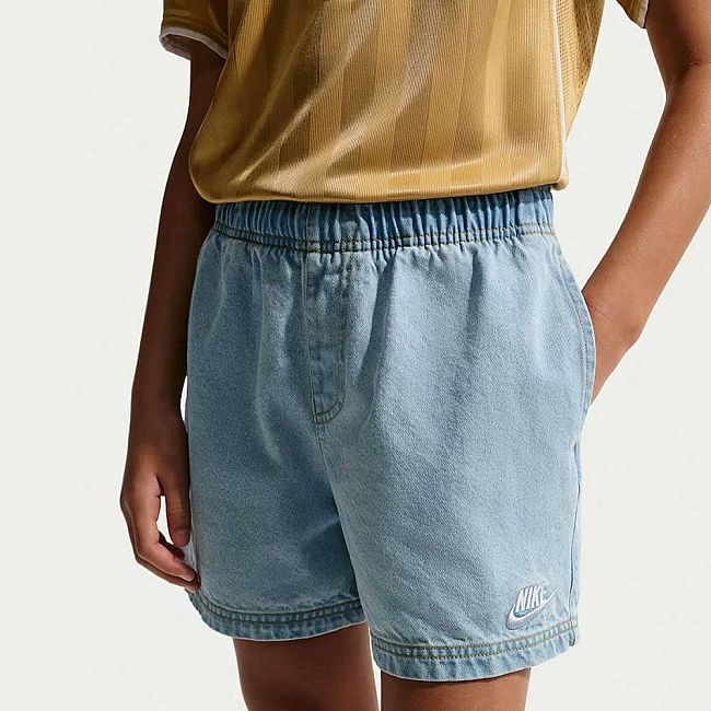 ДЕТСКИ КЪСИ ПАНТАЛОНИ ЗА МОМИЧЕ NIKE IF2307-436 NSW DENIM SHORT СВЕТЛОСИНИ