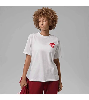 ДАМСКА ТЕНИСКА NIKE IF0797-100 JORDAN FLT SS GF GFX TEE KISS БЯЛА