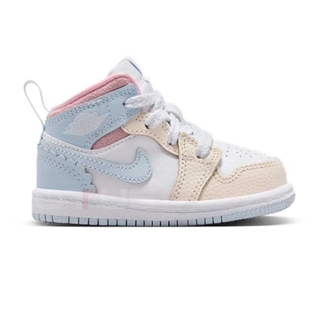 ДЕТСКИ ОБУВКИ ЗА МОМИЧЕ NIKE IB7055-403 JORDAN 1 MID SE TD БЕЛИ/СВЕТЛОСИНИ