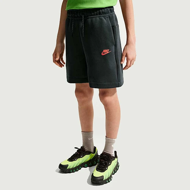 ДЕТСКИ КЪСИ ПАНТАЛОНИ ЗА МОМЧЕ NIKE HV1196-061 NSW TCH FLC SHORT PD ТЪМНОСИВИ