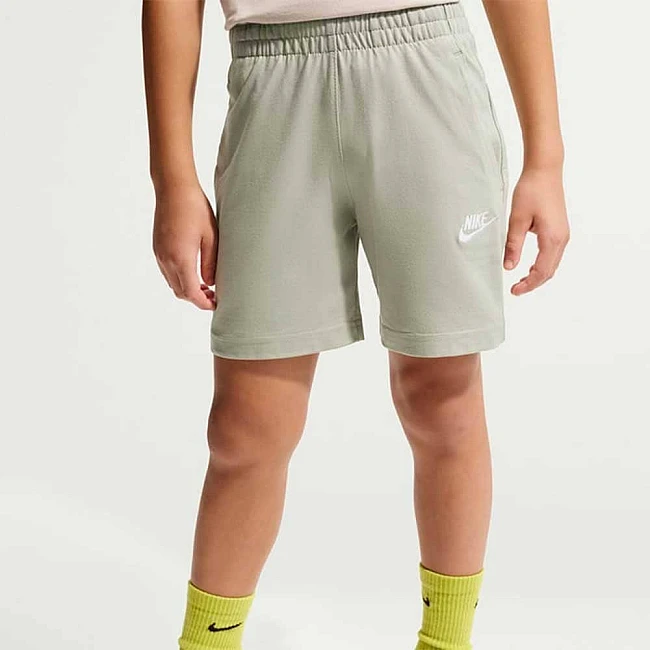 ДЕТСКИ КЪСИ ПАНТАЛОНИ ЗА МОМЧЕ NIKE FZ5512-304 NSW CLUB KNIT SHORT 6IN LBR БЛЕДОЗЕЛЕНИ