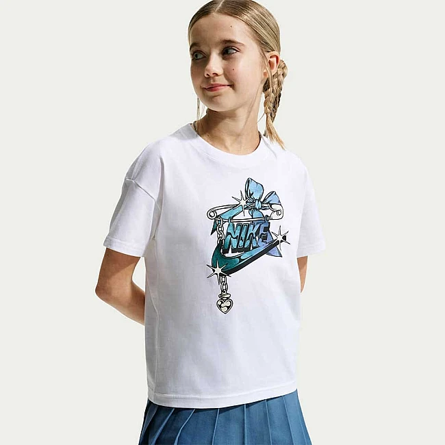 ДЕТСКА ТЕНИСКА ЗА МОМИЧЕ NIKE IO2027-100 NSW TEE BOY RBN FUTURA БЯЛА