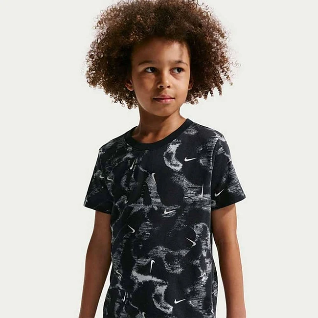 ДЕТСКА ТЕНИСКА ЗА МОМЧЕ NIKE II0458-011 NSW LBR AOP TEE ЧЕРНА/СИВА