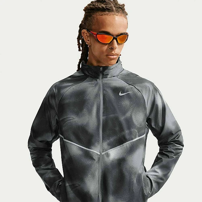 МЪЖКО ЯКЕ NIKE IV4818-010 UV RPL MILER AOP JKT ЧЕРНО/СИВО
