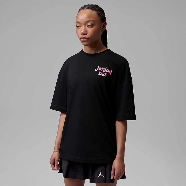 ДАМСКА ТЕНИСКА NIKE IW0932-010 JORDAN BBALL FLWR LGF TEE ЧЕРНА