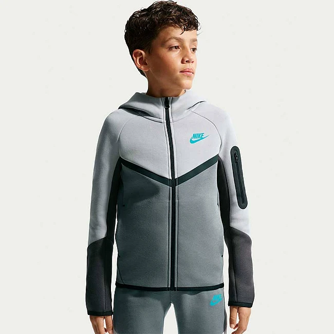 ДЕТСКО ГОРНИЩЕ ЗА МОМЧЕ NIKE HV5867-077 NSW TCH FLC FZ PD СИВО