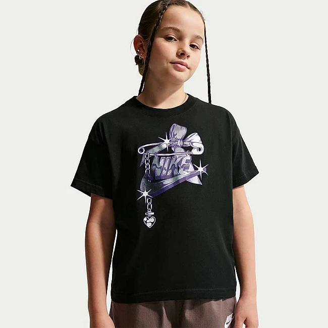 ДЕТСКА ТЕНИСКА ЗА МОМИЧЕ NIKE IO2027-010 NSW TEE BOY RBN FUTURA ЧЕРНА