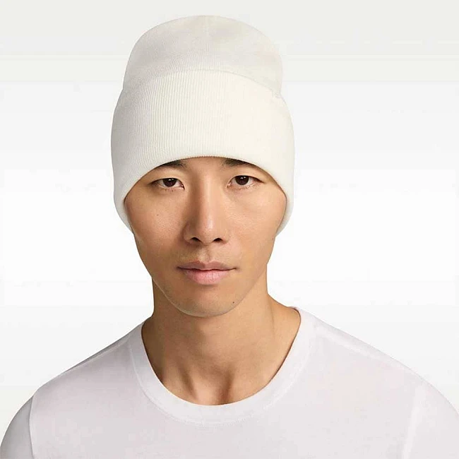 ЗИМНА ШАПКА NIKE IQ1446-133 PEAK BEANIE TC SATIN БЕЖОВА