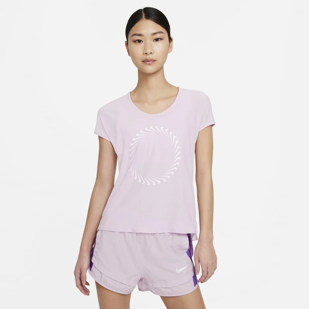 ДАМСКА ТЕНИСКА NIKE ICON CLASH MILER SS LILAC - lotus-sport.bg