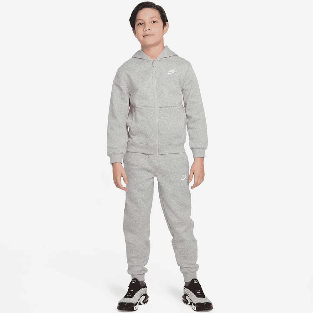 ДЕТСКИ СПОРТЕН ЕКИП ЗА МОМЧЕ NIKE NSW CLUB FLC FZ TRACKSUIT DK GREY HTHR - lotus-sport.bg