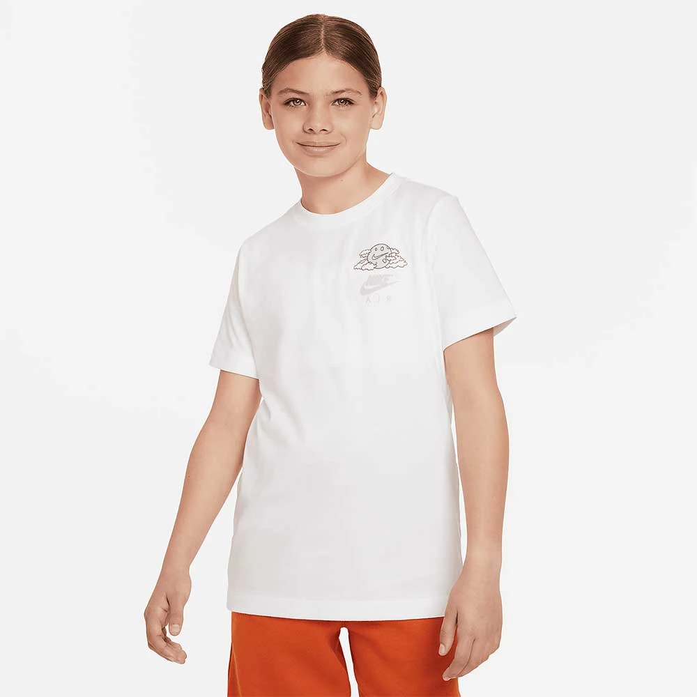 ДЕТСКА ТЕНИСКА ЗА МОМЧЕ NIKE NSW TEE AIR 2 БЯЛА - lotus-sport.bg