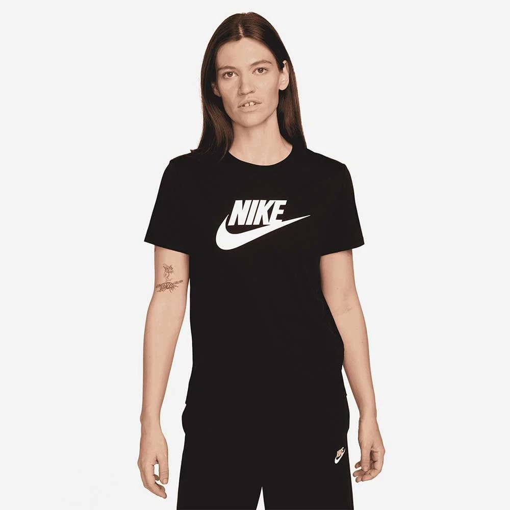 ДАМСКА ТЕНИСКА NIKE NSW CLUB SS TEE ICN FTRA ЧЕРНА - lotus-sport.bg