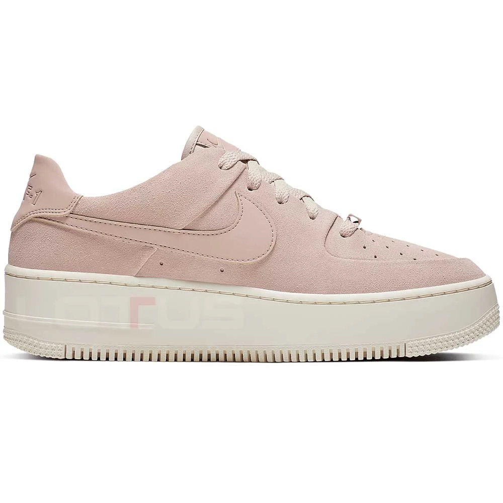 ДАМСКИ ОБУВКИ NIKE AR5339-201 AF1 SAGE LOW БЛЕДОРОЗОВИ - lotus-sport.bg