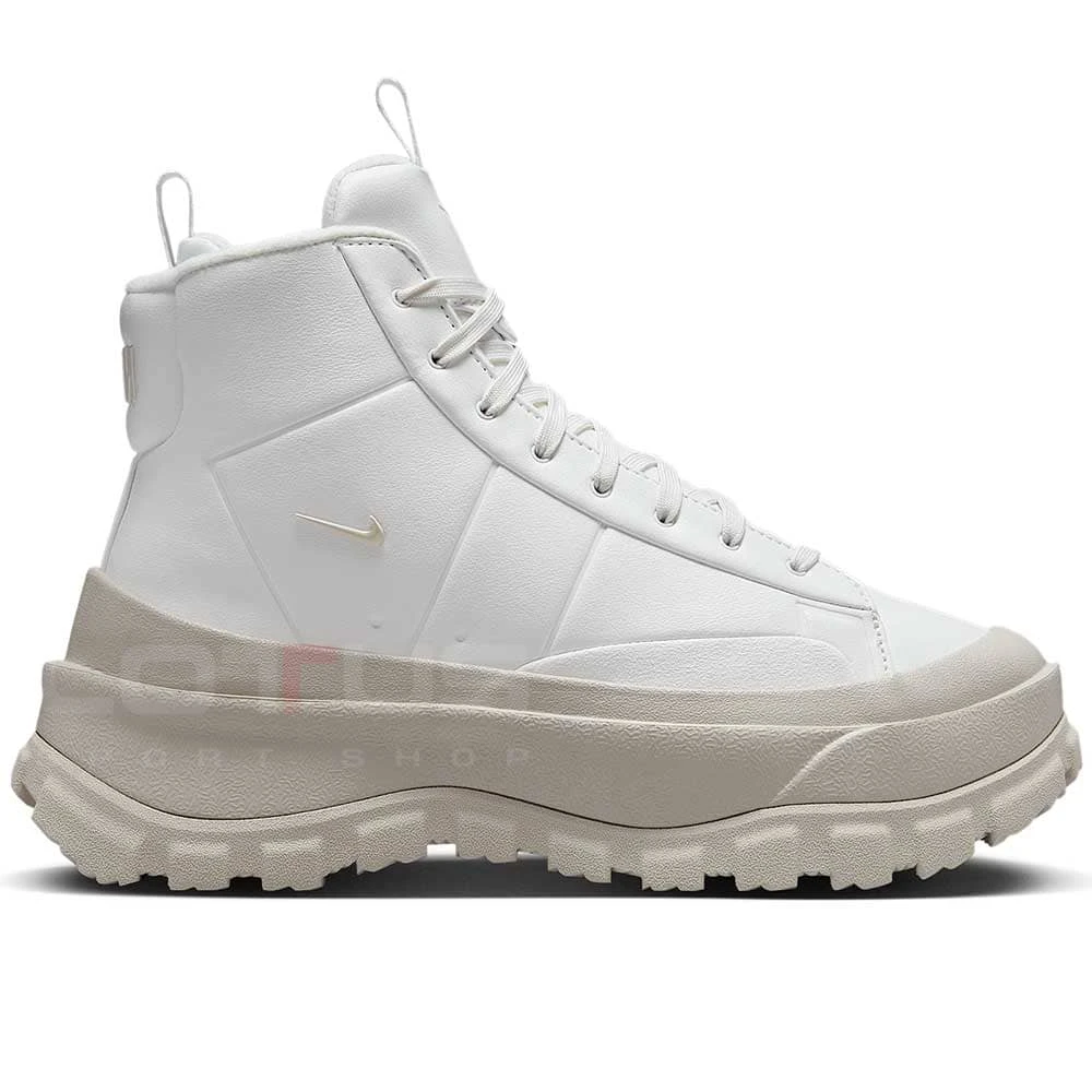 ДАМСКИ ОБУВКИ NIKE FQ9065-100 BLAZER ROAM MID БЕЛИ - lotus-sport.bg