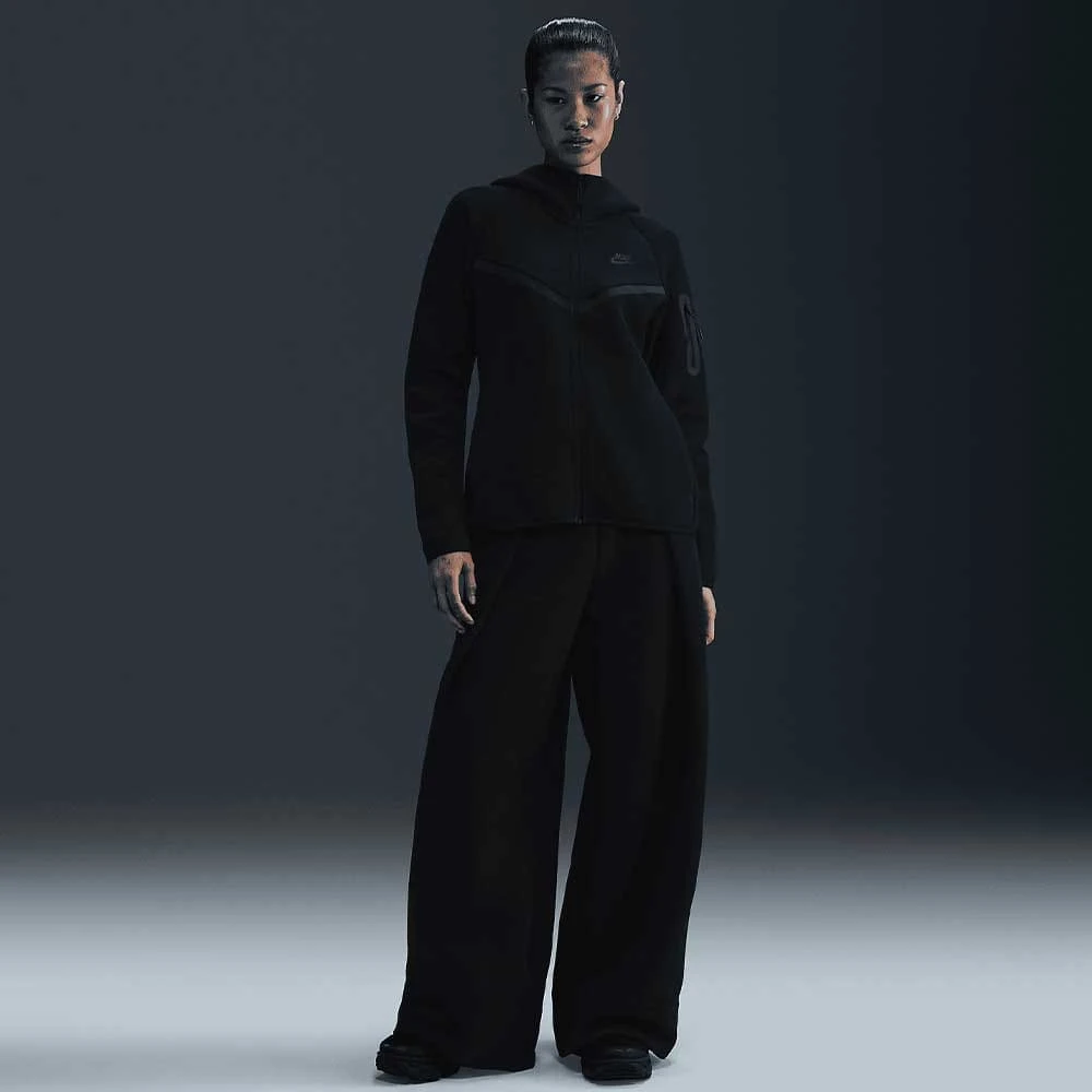 ДАМСКО ГОРНИЩЕ NIKE HV6747-010 NSW TCH FLC WR FZ HDY 2 ЧЕРНО - lotus-sport.bg