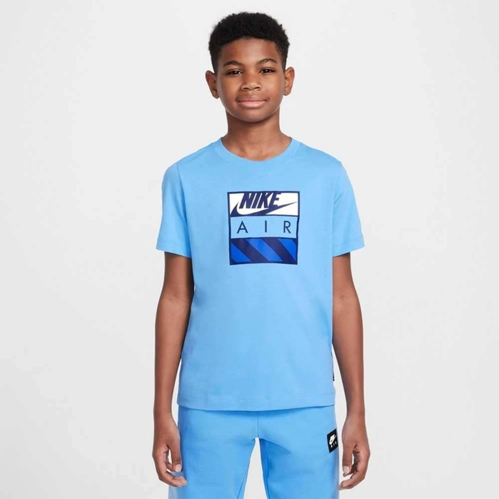 ДЕТСКА ТЕНИСКА ЗА МОМЧЕ NIKE HQ4419-412 AIR TEE СИНЯ - lotus-sport.bg