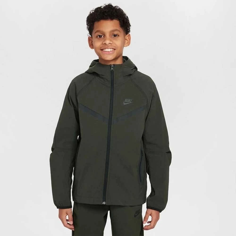 ДЕТСКО ГОРНИЩЕ ЗА МОМЧЕ NIKE HQ8911-355 NSW TCH WVN FZ JKT PD ТЪМНОЗЕЛЕНО - lotus-sport.bg