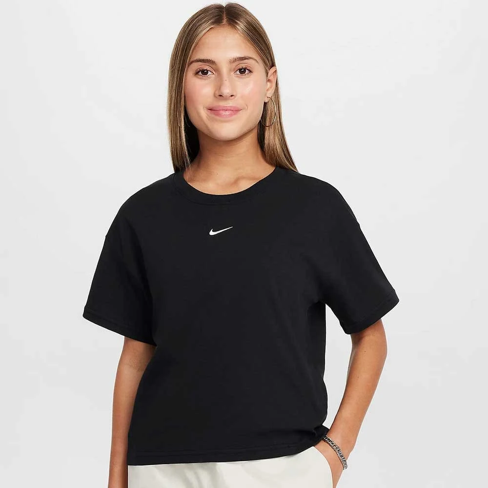 ДЕТСКА ТЕНИСКА ЗА МОМИЧЕ NIKE FZ5559-010 NSW TEE BOXY ESSNTL LBR ЧЕРНА - lotus-sport.bg