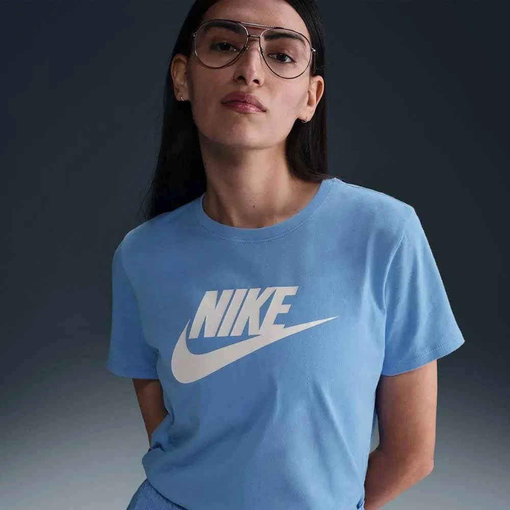 ДАМСКА ТЕНИСКА NIKE DX7906-412 NSW CLUB SS TEE ICN FTRA СИНЯ - lotus-sport.bg