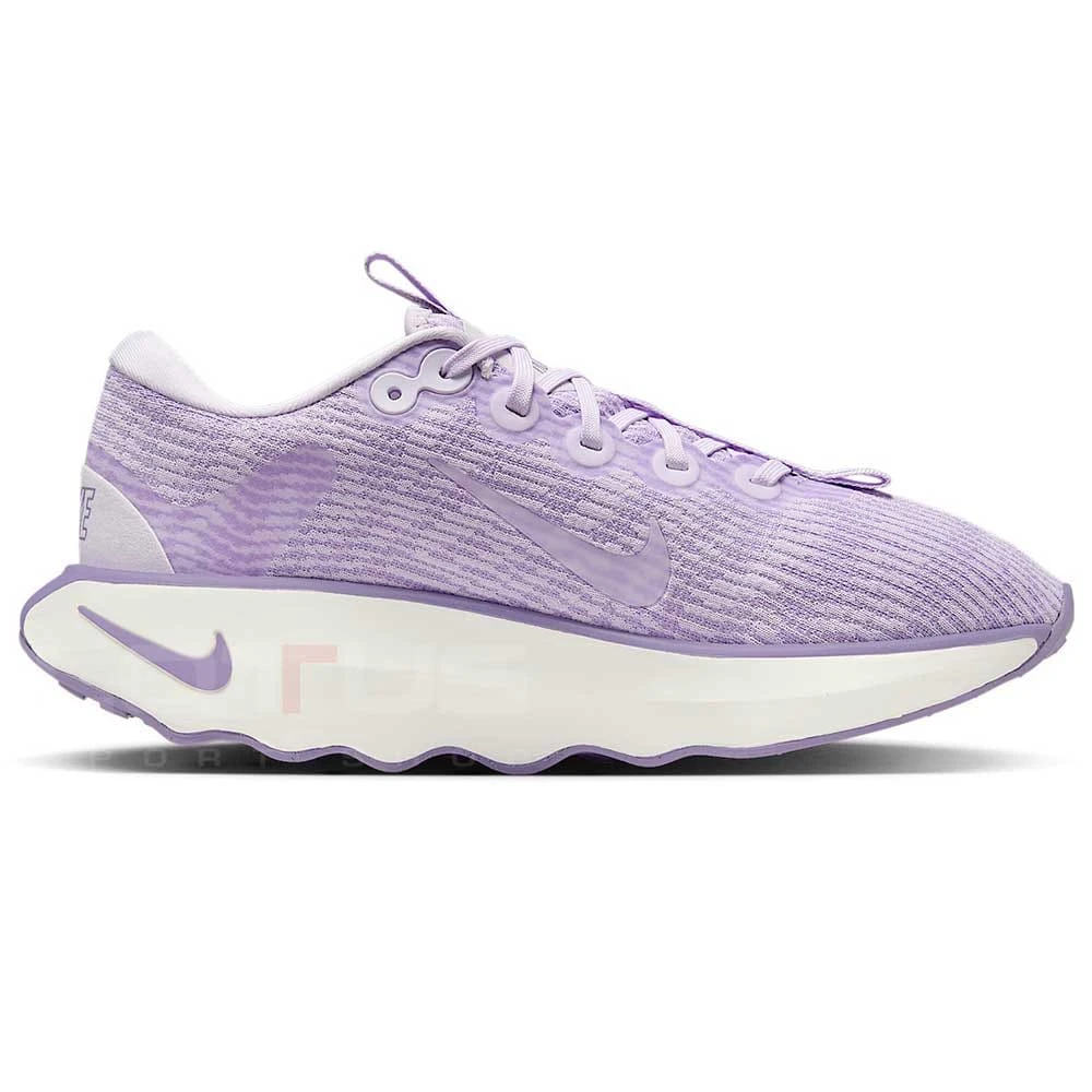 WMNS NIKE DV1238-502 MOTIVA БЛЕДОЛИЛАВИ - lotus-sport.bg