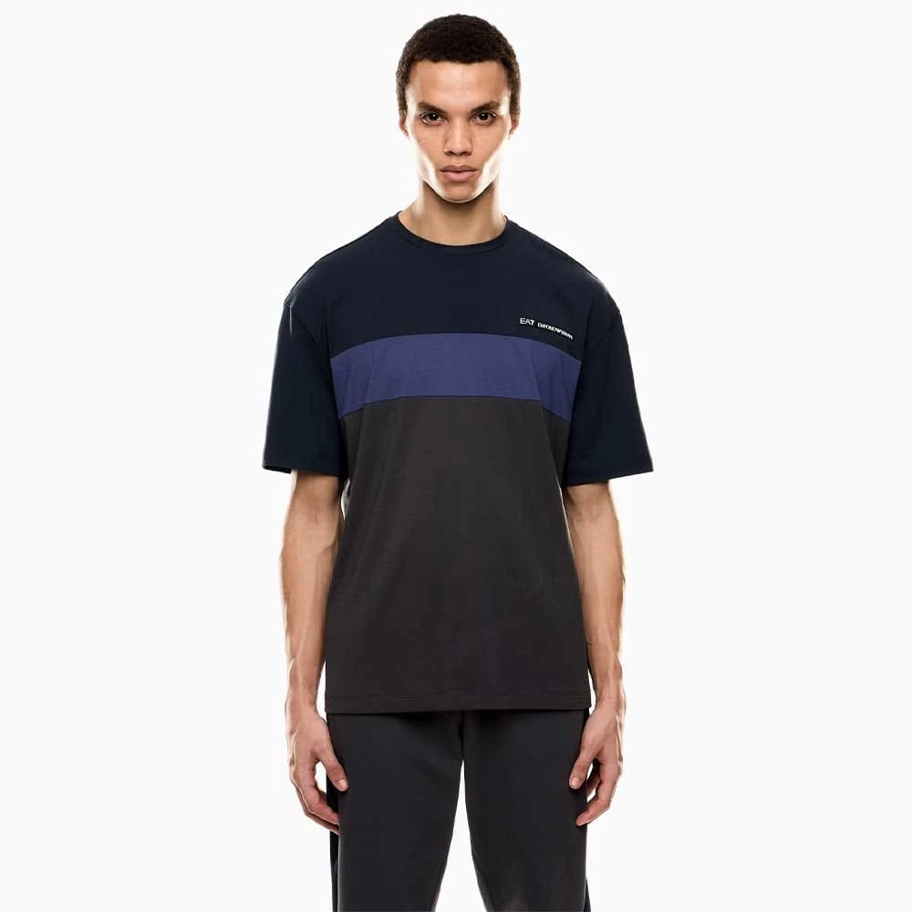 МЪЖКА ТЕНИСКА EA7 EMPORIO ARMANI 7M000935-UB102 ATHLETIC COLOUR BLOCK TEE SS ТЪМНОСИНЯ - lotus-sport.bg