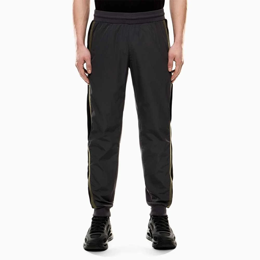 МЪЖКО ДОЛНИЩЕ EA7 EMPORIO ARMANI 7M000939-U8117 ATHLETIC COLOUR BLOCK PANTS CH NYLON ТЪМНОСИВО - lotus-sport.bg