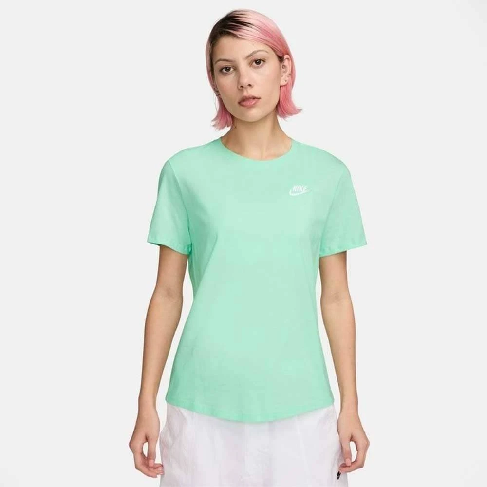 ДАМСКА ТЕНИСКА NIKE DX7902-353 NSW CLUB SS TEE СВЕТЛОЗЕЛЕНА - lotus-sport.bg