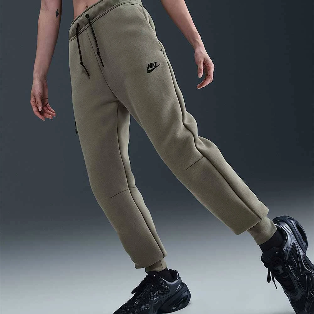 ДАМСКО ДОЛНИЩЕ NIKE HV6779-320 NSW TCH FLC MR JGGER 2 ЗЕЛЕНО - lotus-sport.bg