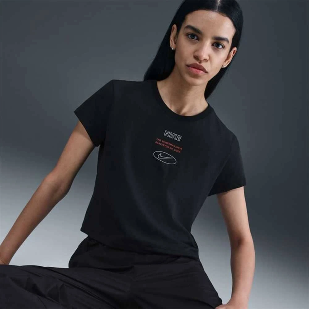 ДАМСКА ТЕНИСКА NIKE IH8506-010 NSW TEE CLASSICS+ SPD ЧЕРНА - lotus-sport.bg