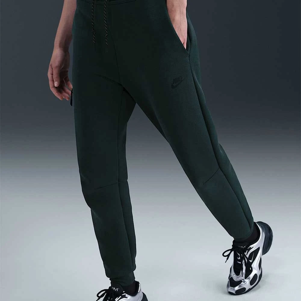 ДАМСКО ДОЛНИЩЕ NIKE HV6779-390 NSW TCH FLC MR JGGER 2 ЗЕЛЕНО - lotus-sport.bg