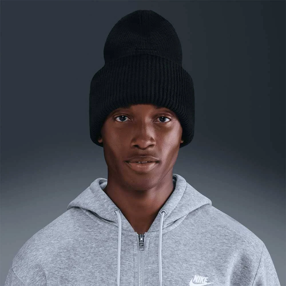 ЗИМНА ШАПКА NIKE HQ0368-010 PEAK BEANIE PREM H25 L ЧЕРНА - lotus-sport.bg