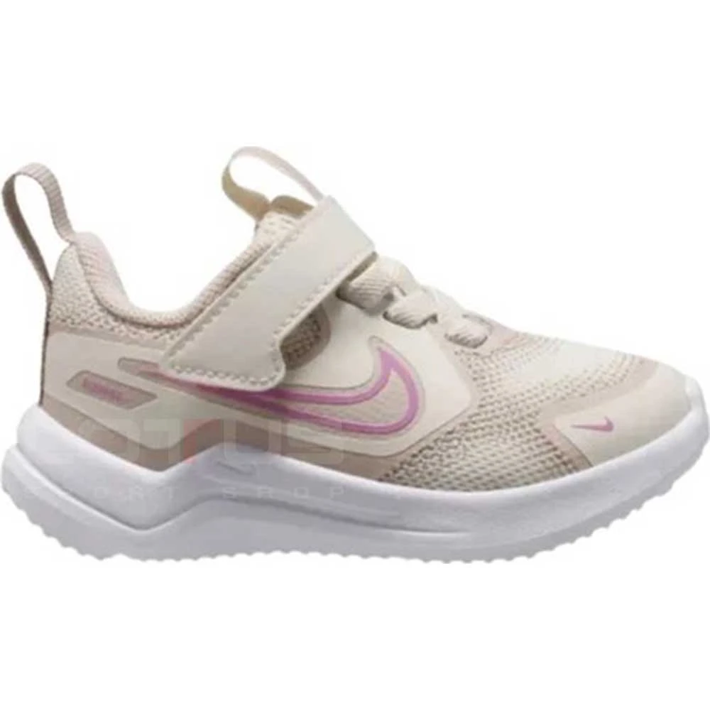 ДЕТСКИ МАРАТОНКИ ЗА МОМИЧЕ NIKE HM4401-013 COSMIC RUNNER TD БЕЖОВИ - lotus-sport.bg