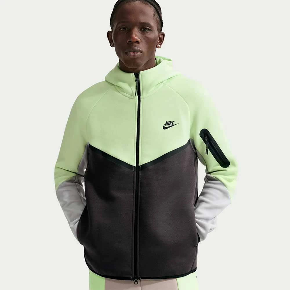 МЪЖКО ГОРНИЩЕ NIKE HV0949-361 TCH FLC FZ WR HOODIE ЕЛЕКТРИКОВО ЗЕЛЕНО/ТЪМНОСИВО - lotus-sport.bg