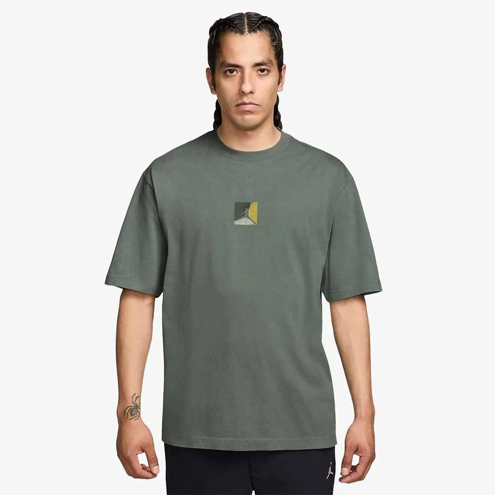 МЪЖКА ТЕНИСКА NIKE IF3064-351 JORDAN ELE GFX SS CREW ЗЕЛЕНА - lotus-sport.bg