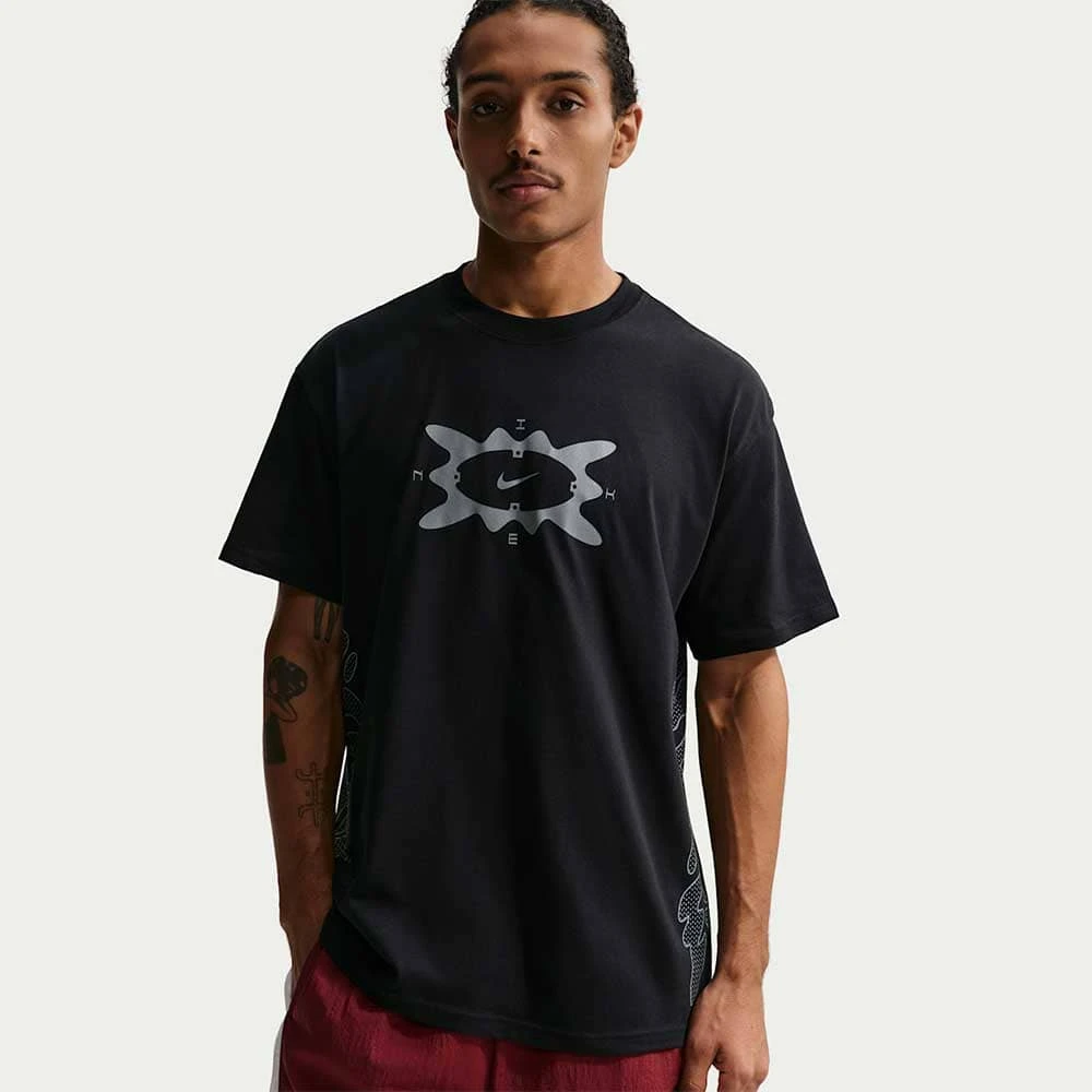 МЪЖКА ТЕНИСКА NIKE IH1165-010 NSW TEE LSE REFLECTIVE CYCLE ЧЕРНА - lotus-sport.bg