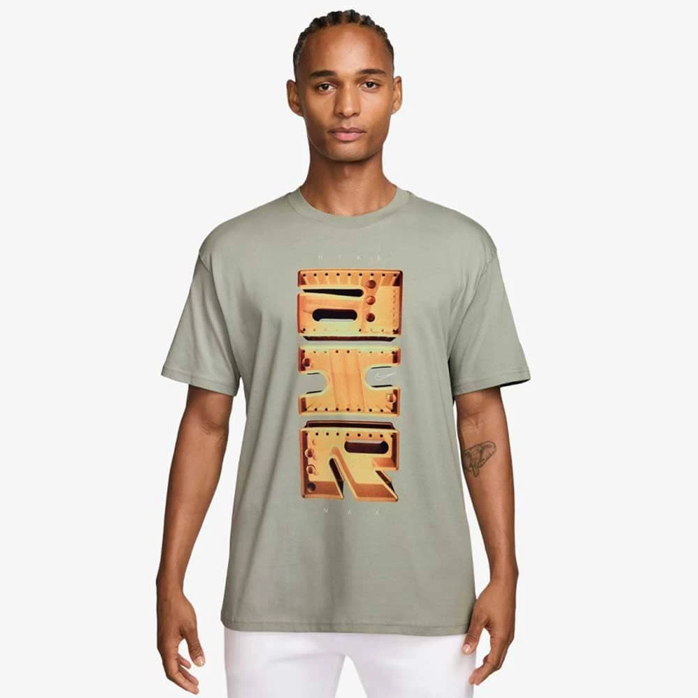 МЪЖКА ТЕНИСКА NIKE IH1155-304 NSW TEE LSE AM DAY PLUS ЗЕЛЕНА - lotus-sport.bg