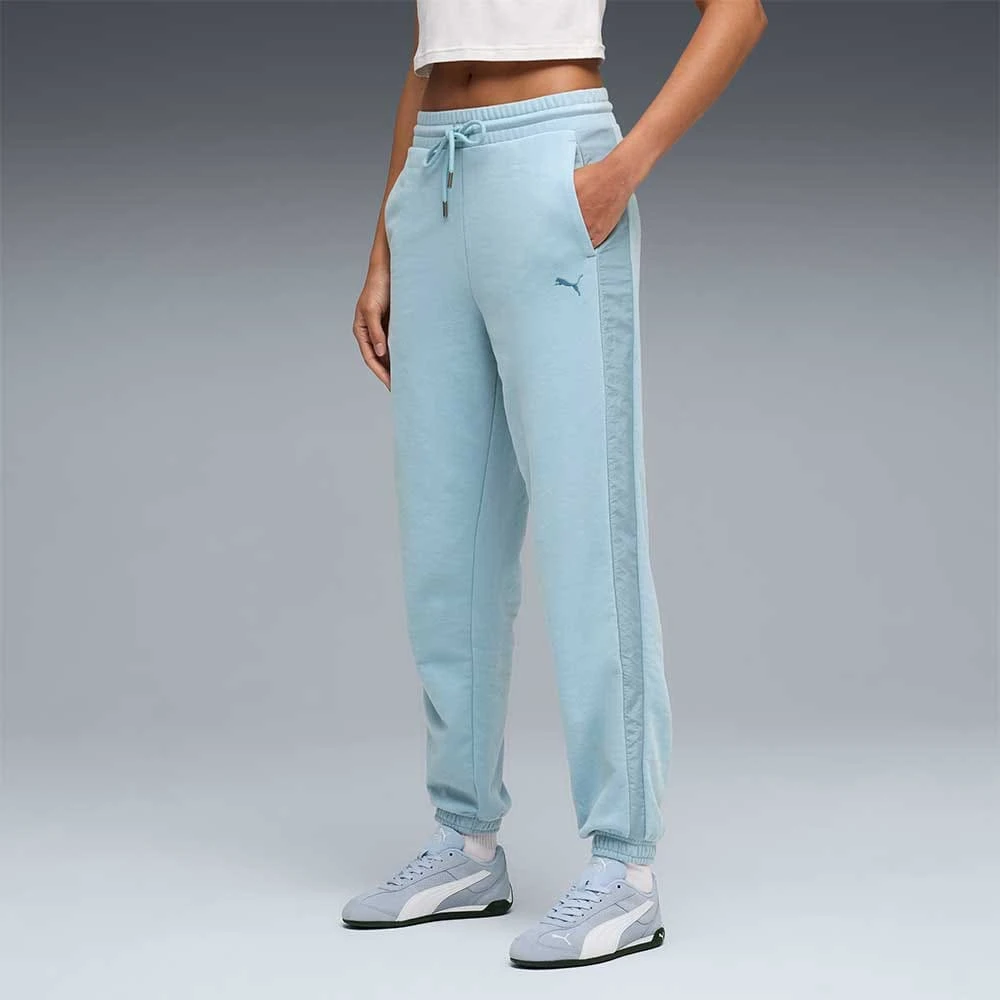 ДАМСКО ДОЛНИЩЕ PUMA 69188847 HER COMFORT HIGH-WAIST PANTS СВЕТЛОСИНЬО - lotus-sport.bg