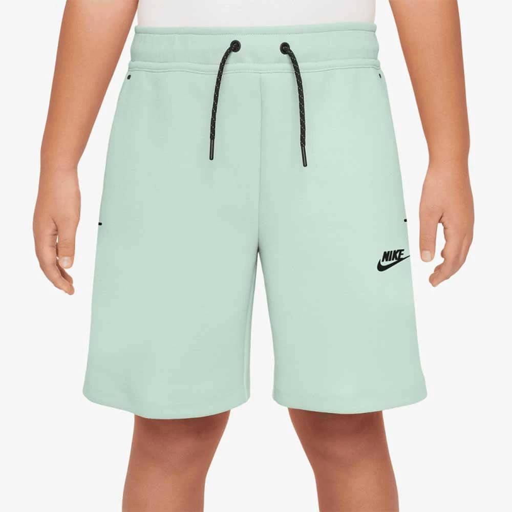 ДЕТСКИ КЪСИ ПАНТАЛОНИ ЗА МОМЧЕ NIKE HV1196-394 NSW TCH FLC SHORT PD БЛЕДОЗЕЛЕНИ - lotus-sport.bg