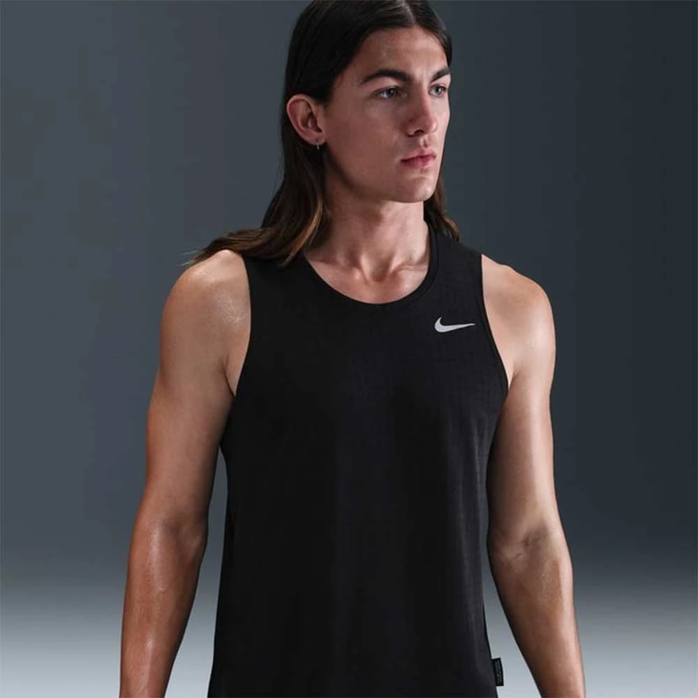 МЪЖКИ ПОТНИК NIKE HJ4183-010 DF BREATHE MILER TANK ЧЕРЕН - lotus-sport.bg