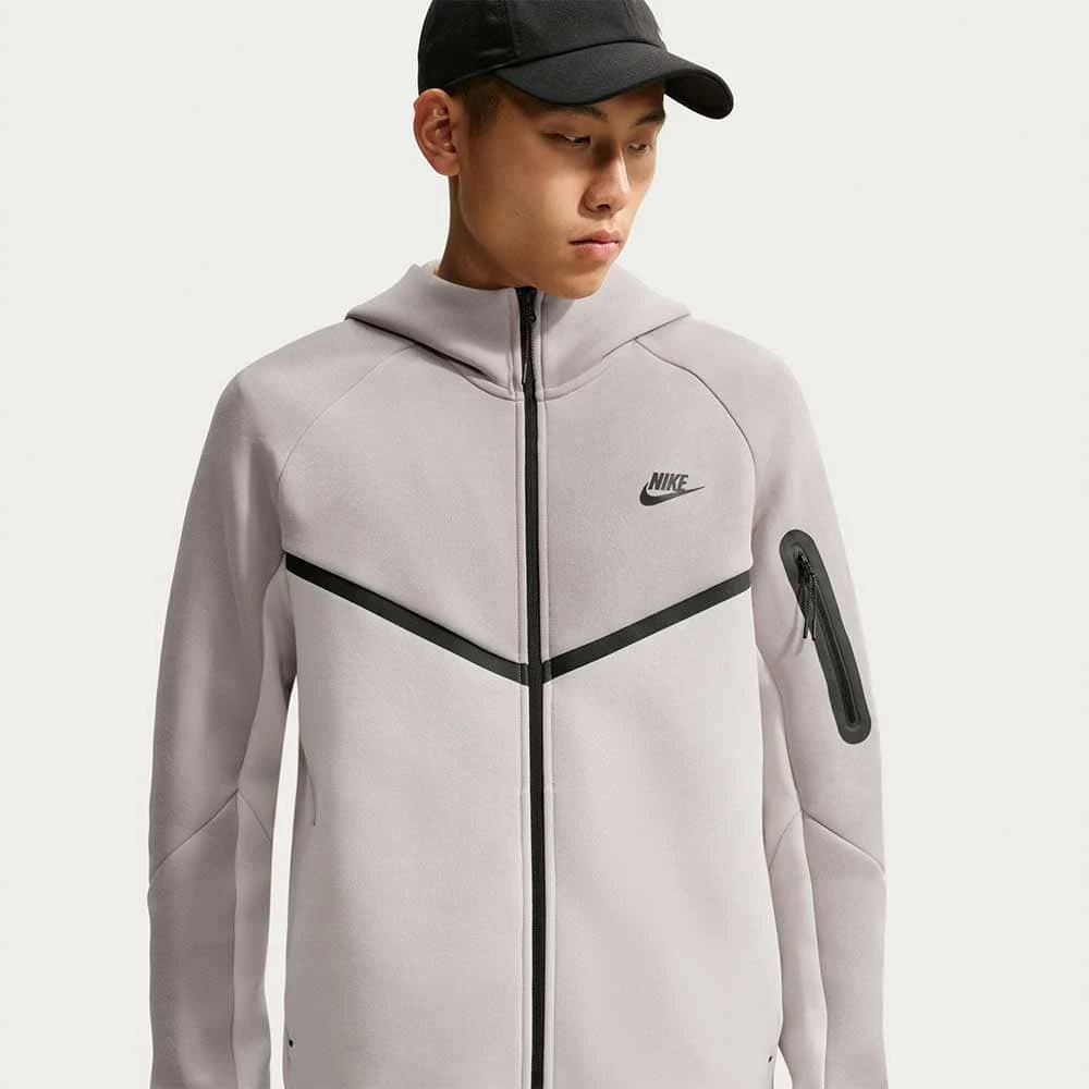 МЪЖКО ГОРНИЩЕ NIKE HV0949-009 TCH FLC FZ WR HOODIE СВЕТЛОСИВО/БЕЖОВО - lotus-sport.bg